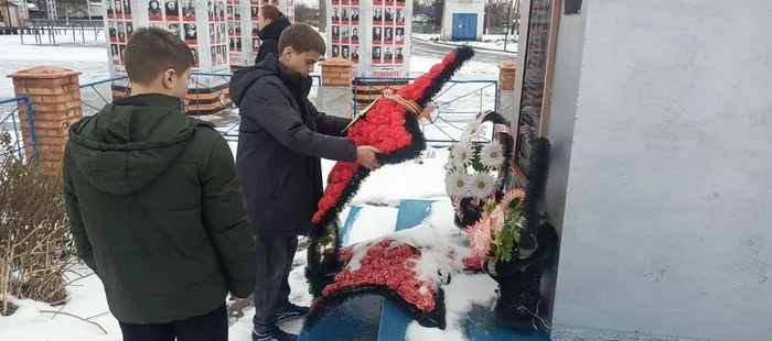 возл4